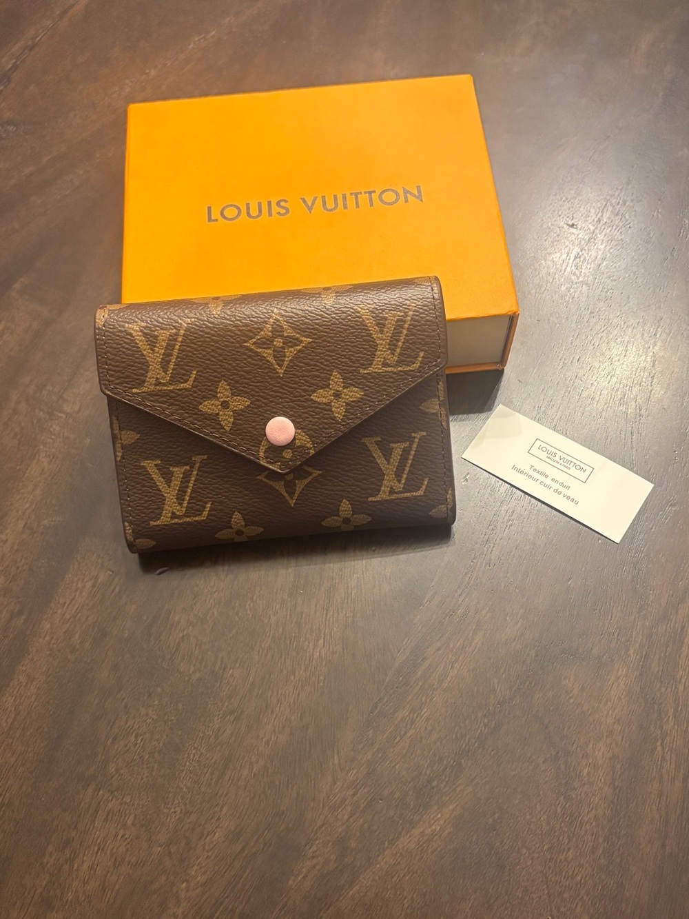 Louis Vuitton Victorine
Monogram Trifold Wallet In
(Rose Ballerina Pink)!